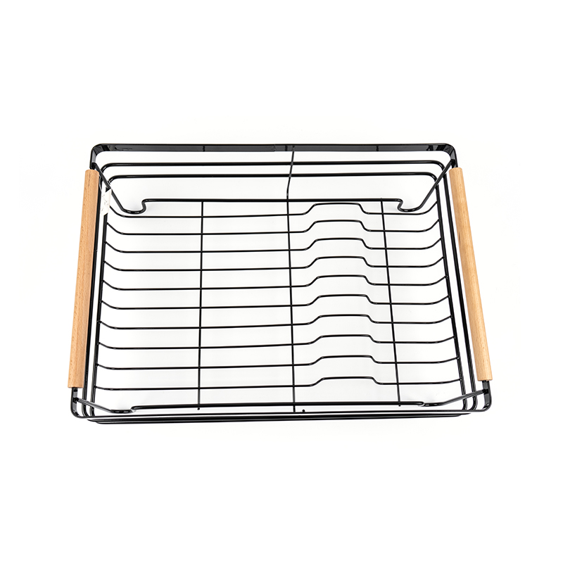 Metalowa suszarka do naczyń z drewnianymi uchwytami