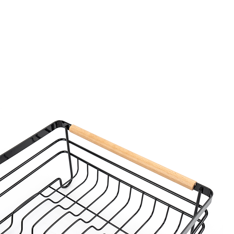 Metalowa suszarka do naczyń z drewnianymi uchwytami