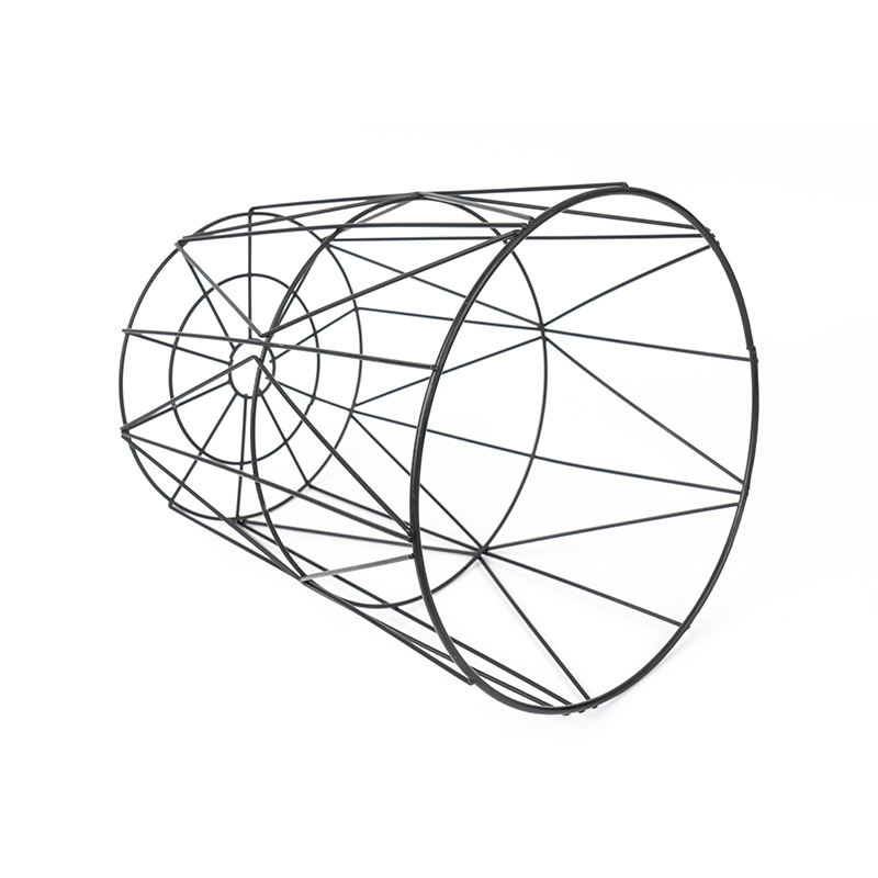 Czarny okrągły kosz na śmieci z siatki drucianej do biura i sypialni