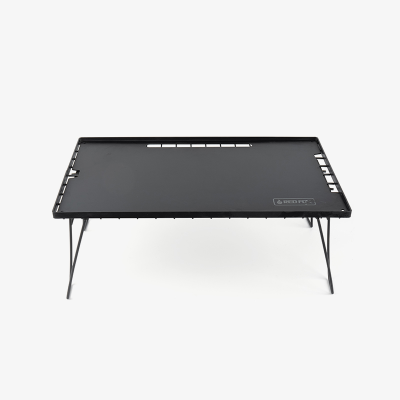 Składany na nogi plastikowy stół do użytku wewnątrz i na zewnątrz