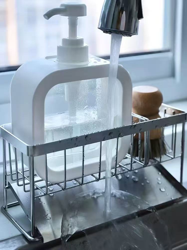 W jaki sposób metalowe regały magazynowe montowane na ścianie przyczyniają się do rozwiązań oszczędzających miejsce?